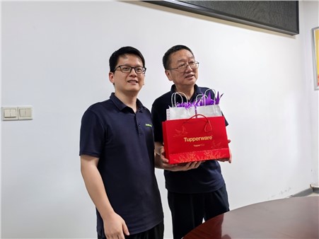 致敬韶華，感恩同行 